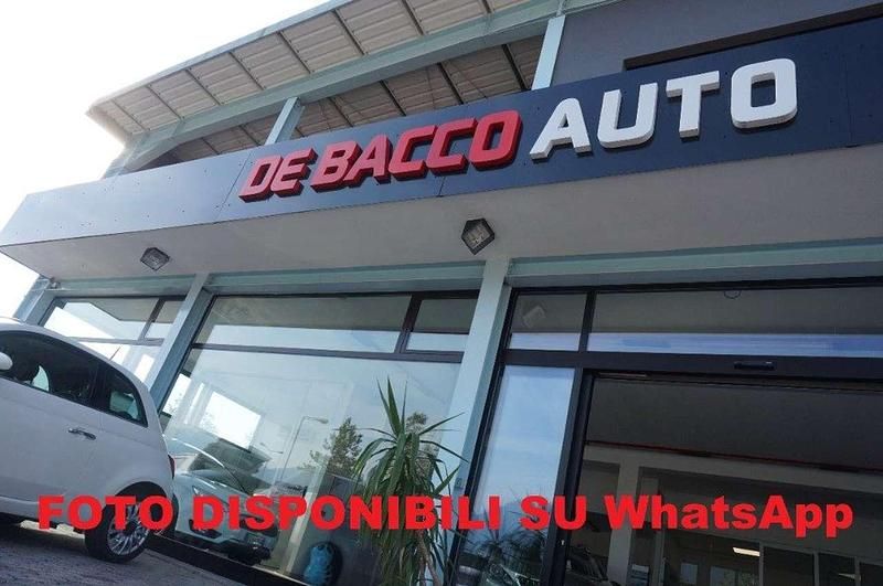 Usata VW T-Roc R-line 150 CV (110 kW) 2024 Argento SUV