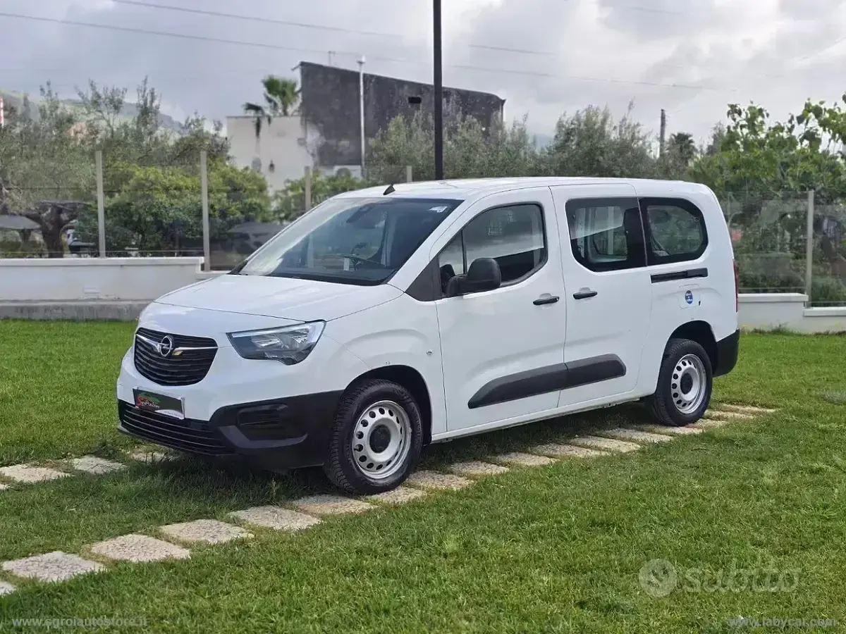 Usata Opel Combo 102 CV (75 kW) 2021 Bianco Monovolume