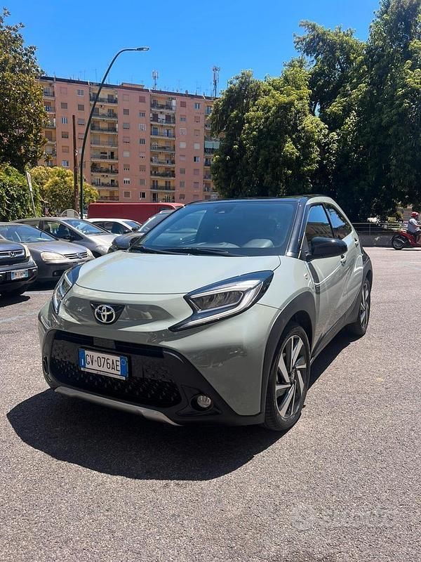 Verde Usata 2024 Toyota Aygo X Lounge SUV | 16.000 € (Buon prezzo) - Immagine 1/3