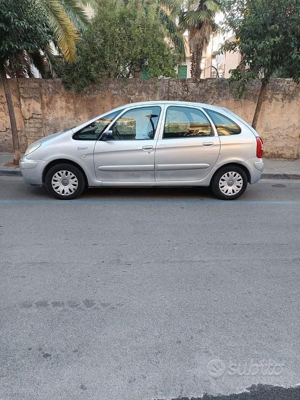 Usata Citroën Xsara Picasso 109 CV (80 kW) 2007 Grigio Monovolume