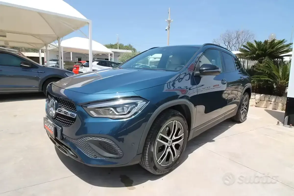 Usata Mercedes GLA200 150 CV (110 kW) 2022 Blu SUV