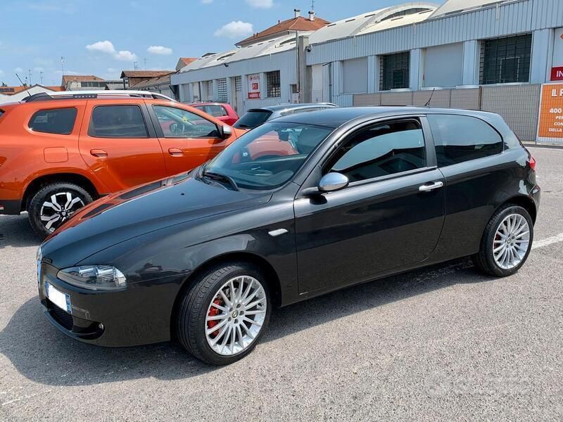 Usata 2004 Alfa Romeo 147 Due volumi | 4999 € - Immagine 1/4