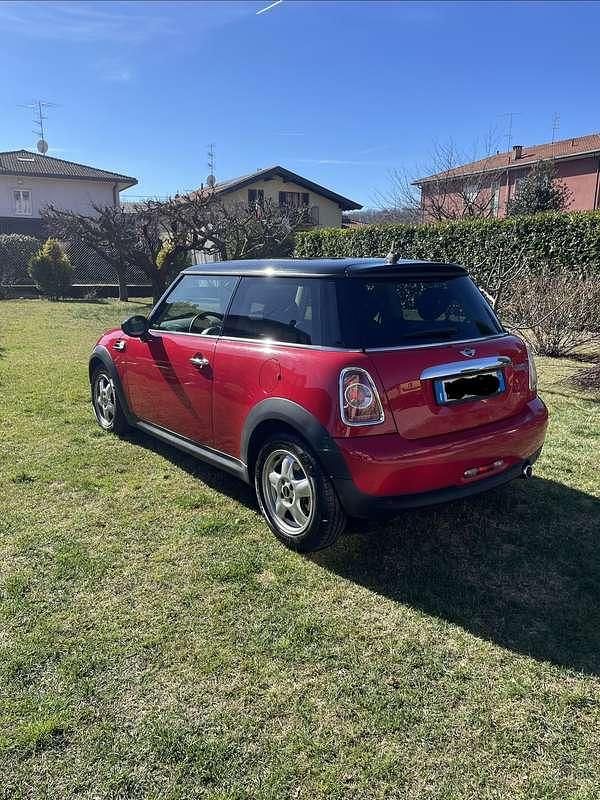 Usata Mini Cooper D 109 CV (80 kW) 2011 Rosso Utilitaria