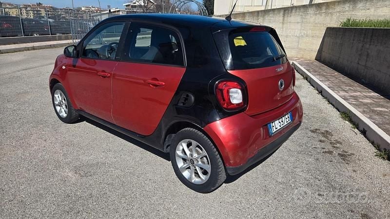 Usata Smart ForFour Passion 70 CV (51 kW) 2016 Rosso Utilitaria
