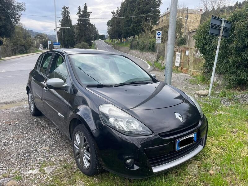 Usata Renault Clio II 85 CV (62 kW) 2010 Nero Utilitaria