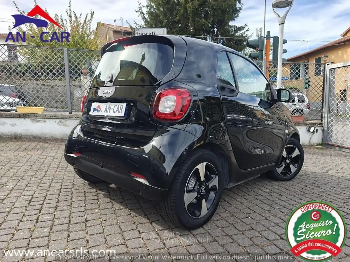 Usata Smart ForTwo Coupé Passion 41 kW (56 CV) 2022 Oro Utilitaria