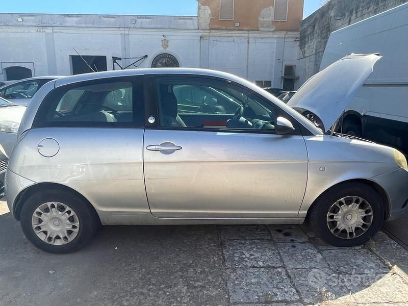 Usata Lancia Ypsilon 77 CV (56 kW) 2009 Grigio Utilitaria