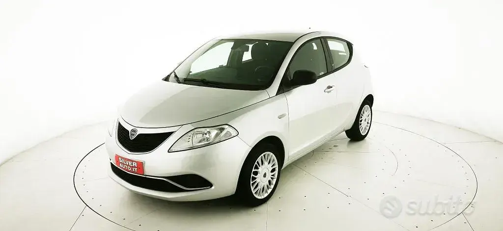 Usata Lancia Ypsilon Gold 95 CV (69 kW) 2016 Grigio Utilitaria