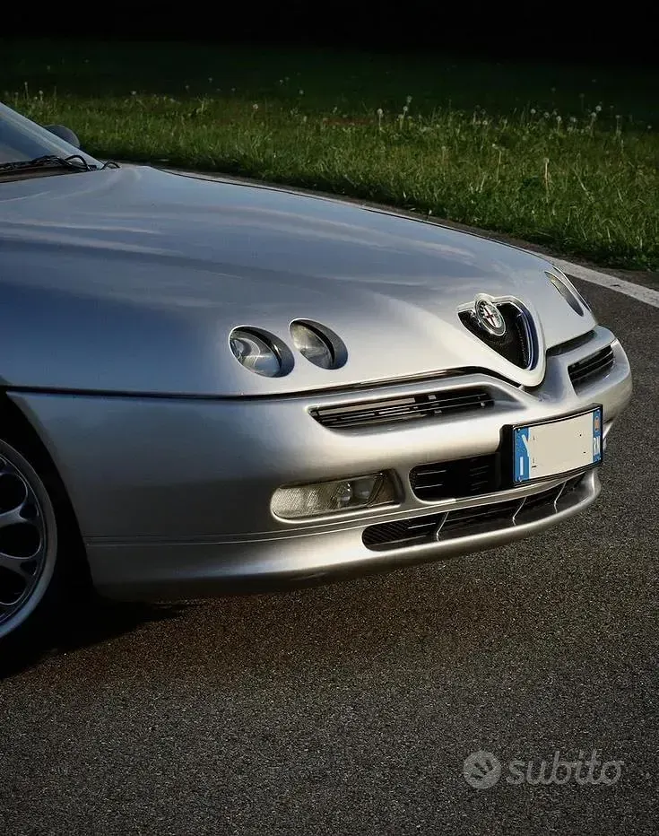 Usata Alfa Romeo Spider 144 CV (105 kW) 2000 Grigio Cabrio