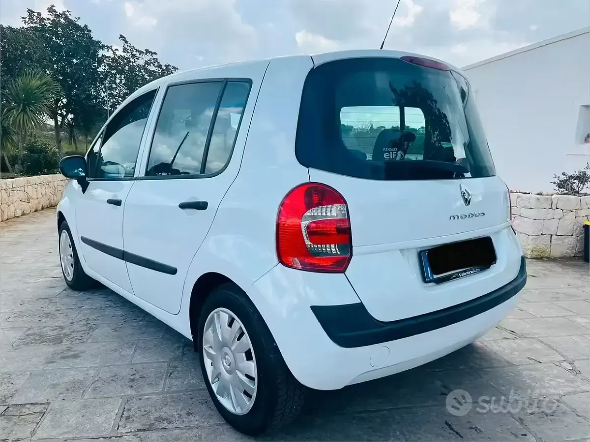 Usata Renault Modus 68 CV (50 kW) 2010 Bianco Monovolume