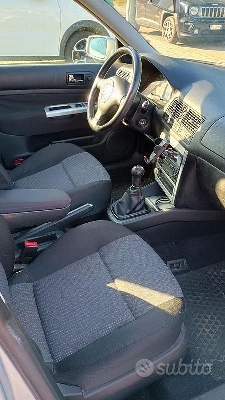 Usata VW Golf IV Highline 2003 Grigio Berlina