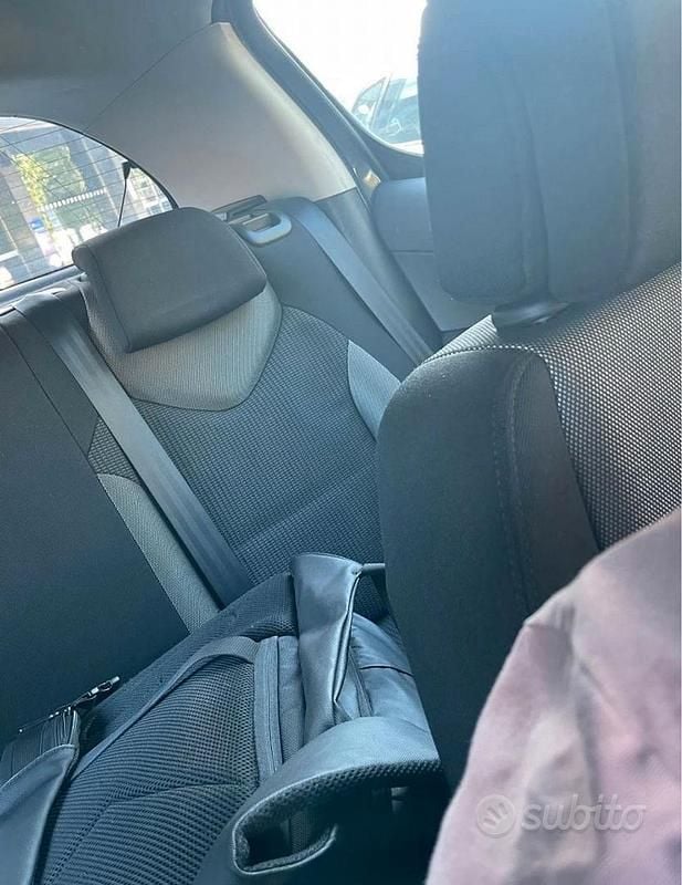 Usata Peugeot 308 95 CV (69 kW) 2008 Grigio Berlina