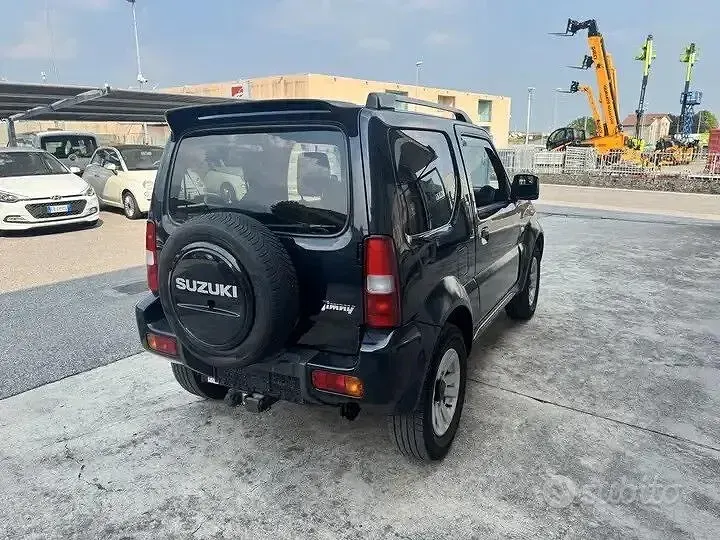 Usata Suzuki Jimny 85 CV (62 kW) 2014 Nero SUV