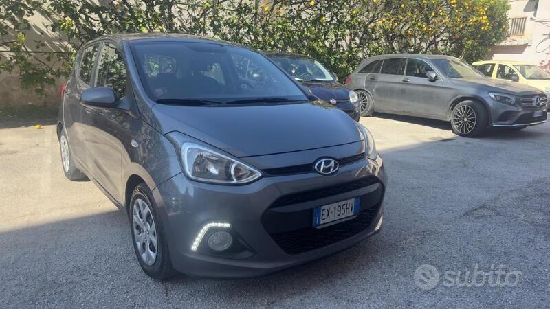 Usata Hyundai i10 69 CV (50 kW) 2015 Grigio Utilitaria