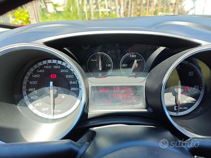 Usata Alfa Romeo Giulietta Progression 105 CV (77 kW) 2012 Rosso Utilitaria
