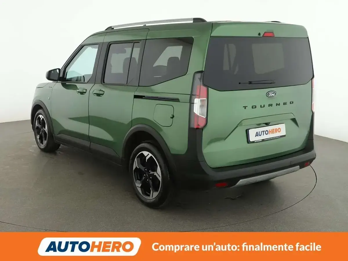 Usata Ford Tourneo Courier Active 125 CV (91 kW) 2025 Verde Monovolume