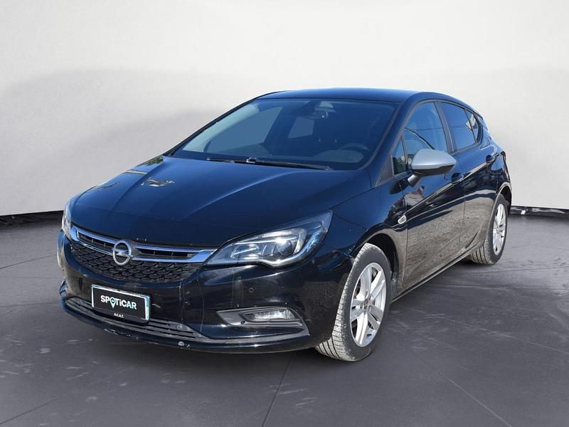 Usata Opel Astra Business 110 CV (80 kW) 2017 Berlina