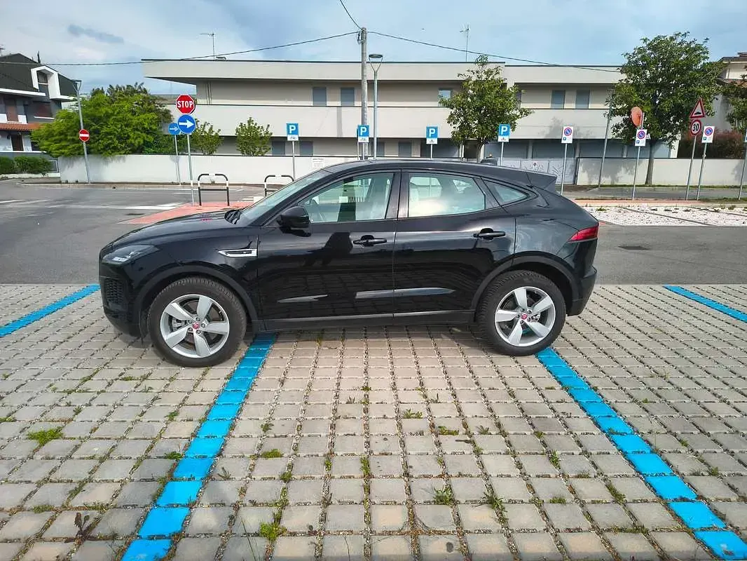 Usata Jaguar E-Pace S 200 CV (147 kW) 2020 Nero SUV