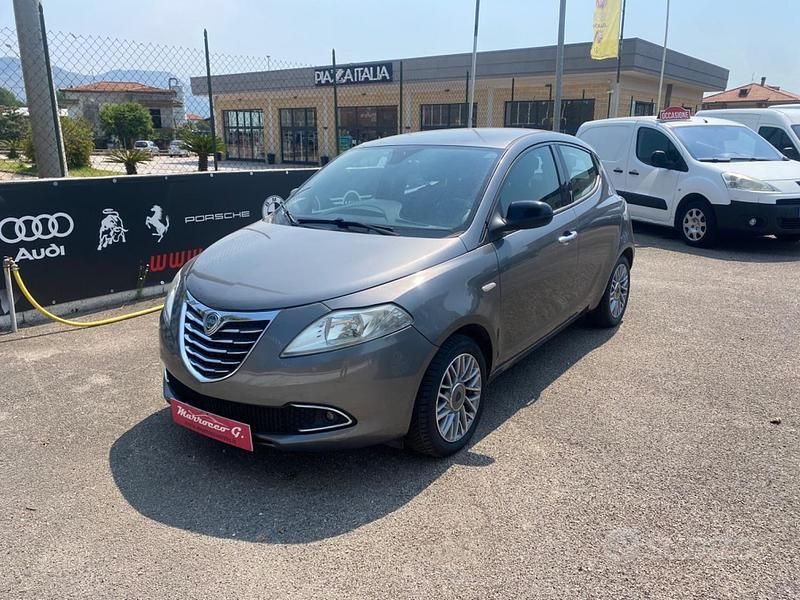 Usata Lancia Ypsilon 72 CV (52 kW) 2013 Non specificato Utilitaria