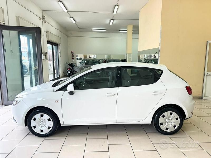 Usata Seat Ibiza CONNECT 75 CV (55 kW) 2016 Bianco Berlina