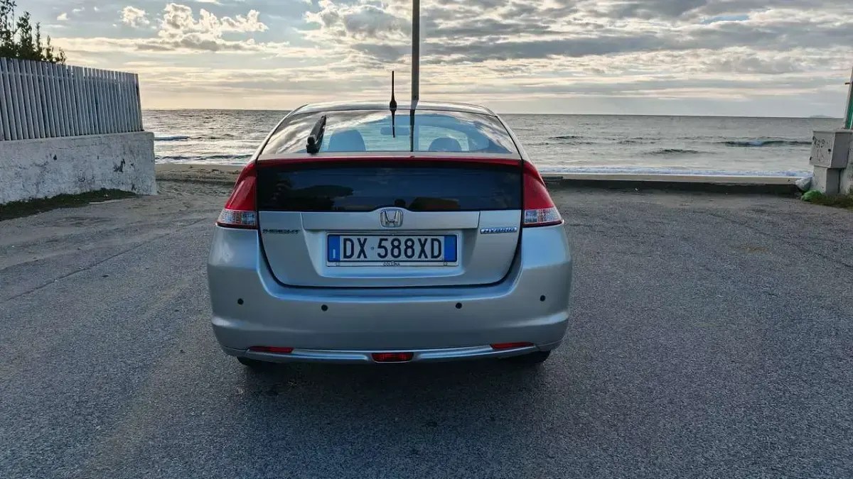 Usata Honda Insight Elegance 88 CV (64 kW) 2009 Argento Utilitaria