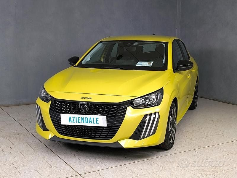 Usata 2024 Peugeot 208 Active Due volumi | 12.870 € (Super prezzo) - Immagine 1/4
