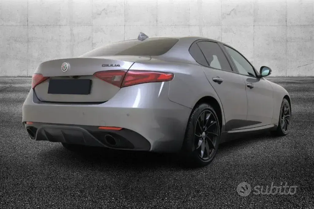Usata Alfa Romeo Giulia Super 200 CV (147 kW) 2020 Grigio Berlina