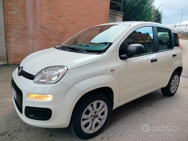 Bianco Usata 2018 Fiat Panda Easy Tre volumi | 7700 € (Ottimo prezzo) - Immagine 1/4