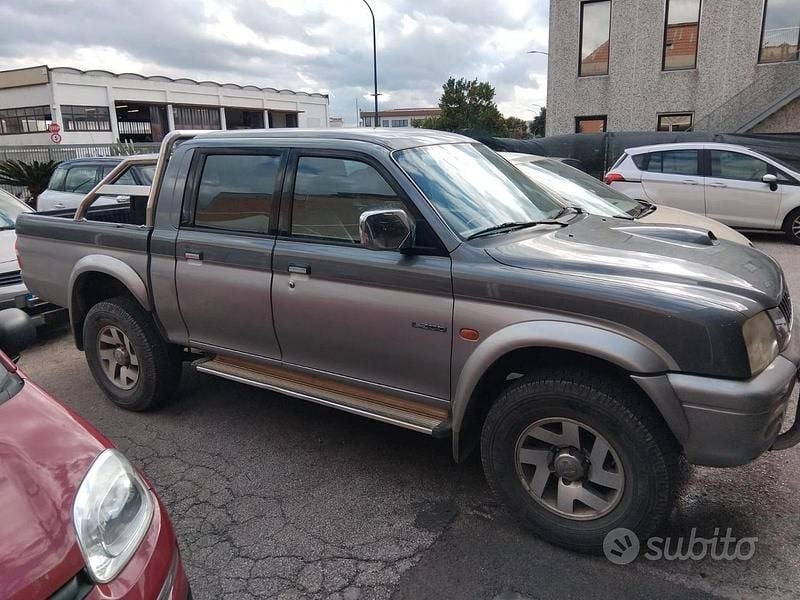 Grigio Usata 2001 Mitsubishi L200 Pick-up | 9500 € - Immagine 1/3