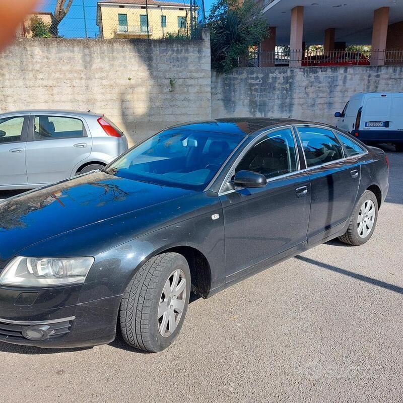 Nero Usata 2004 Audi A6 Tre volumi | 2200 € (Ottimo prezzo) - Immagine 1/4