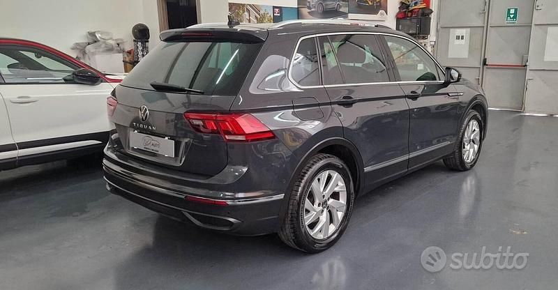 Usata VW Tiguan Life 122 CV (89 kW) 2021 Grigio SUV