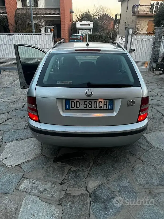 Usata Skoda Fabia 64 CV (47 kW) 2006 Grigio Station wagon
