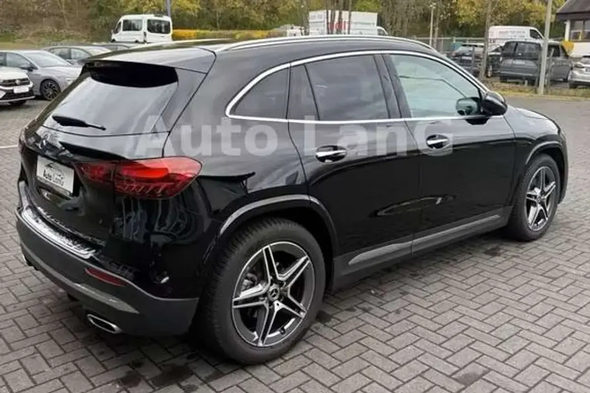 Usata Mercedes GLA200 AMG 163 CV (119 kW) 2024 Nero SUV