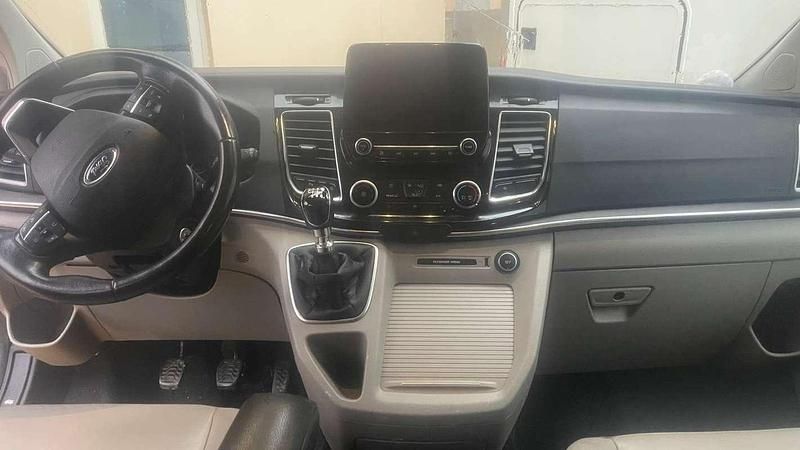 Usata Ford Tourneo Titanium 184 CV (135 kW) 2020 Bronzo Monovolume