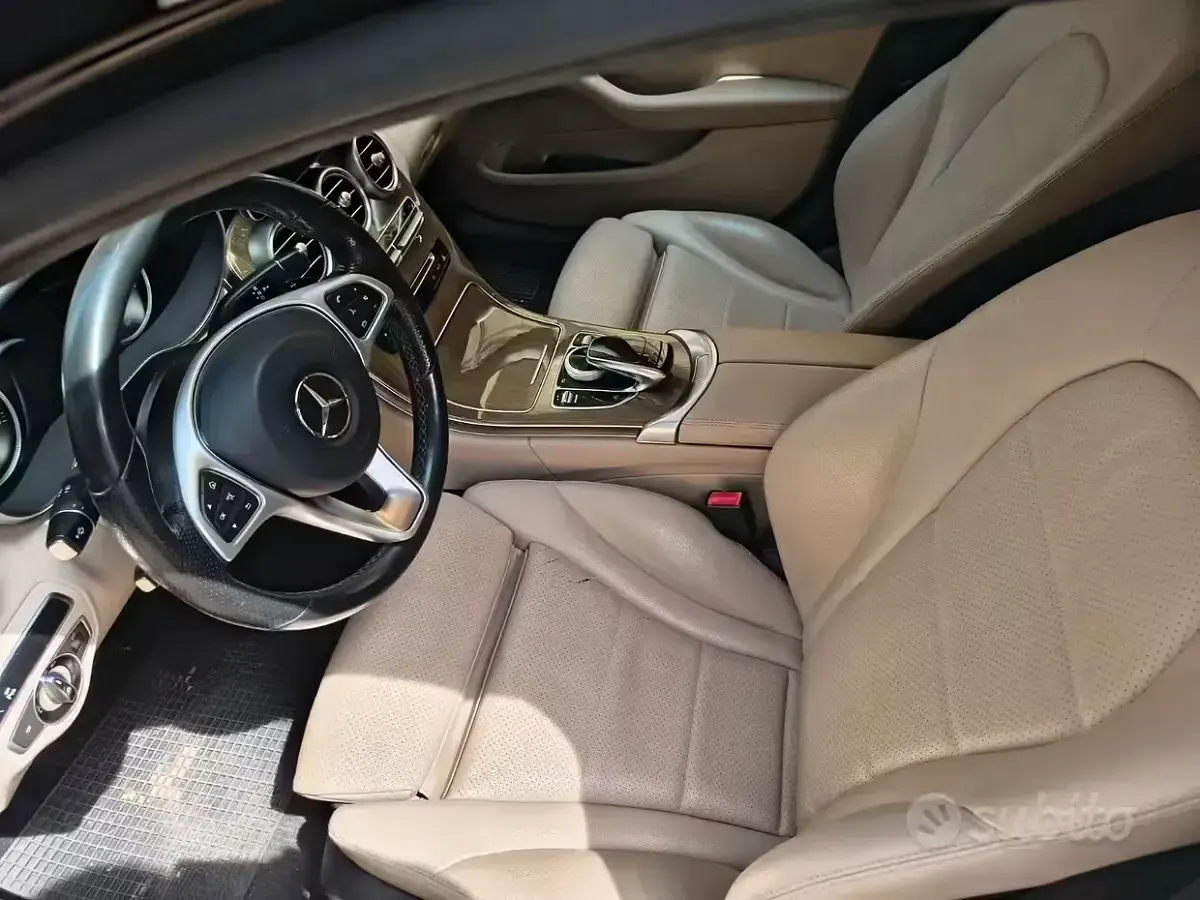 Usata Mercedes C200 136 CV (100 kW) 2015 Nero Station wagon