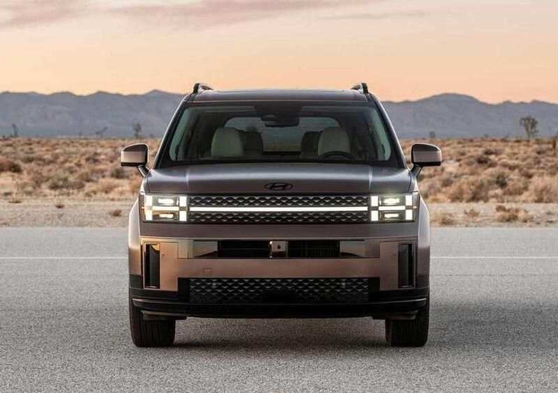 Usata Hyundai Santa Fe 179 CV (131 kW) 2025 Marrone SUV