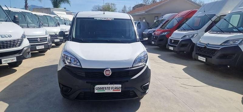 Usata Fiat Doblò 90 CV (66 kW) 2022 Bianco Monovolume