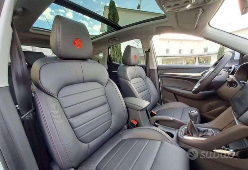 Usata MG ZS Luxury 111 CV (81 kW) 2024 Nero Berlina