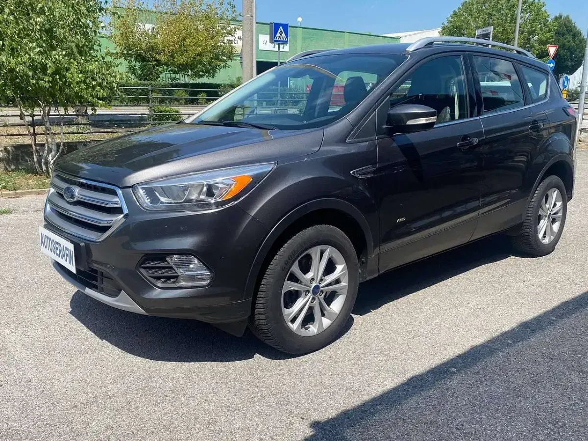 Usata Ford Kuga Titanium S 150 CV (110 kW) 2017 Grigio SUV