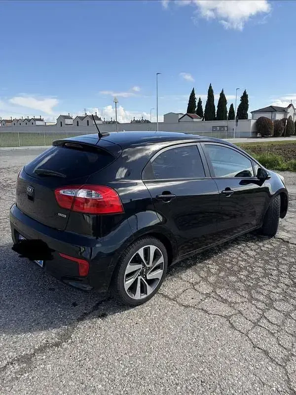 Begagnad Kia Rio 90 HK (66 kW) 2015 Svart Sedan