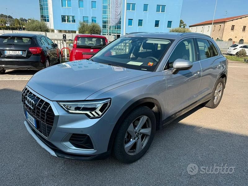 Argento Usata 2022 Audi Q3 Advanced SUV | 28.000 € (Super prezzo) - Immagine 1/4