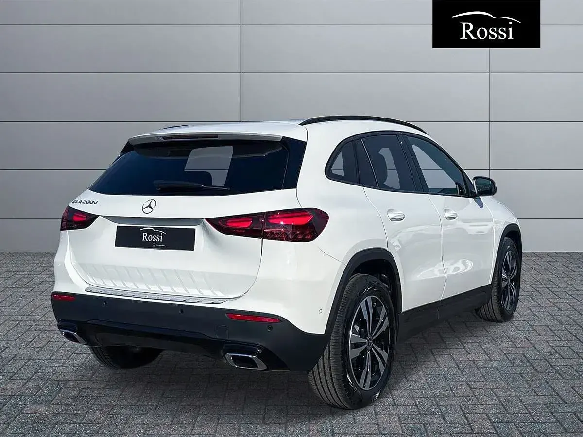 Nuova Mercedes GLA200 150 CV (110 kW) 2026 Nero SUV