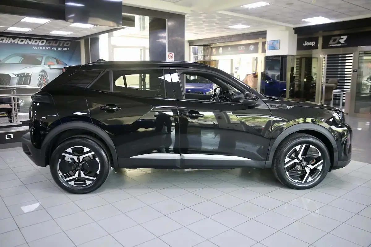 Usata Peugeot 2008 GT 131 CV (96 kW) 2023 Nero SUV
