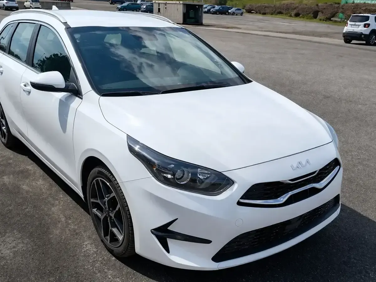 Usata Kia Ceed Sportswagon 136 CV (100 kW) 2023 Bianco Station wagon