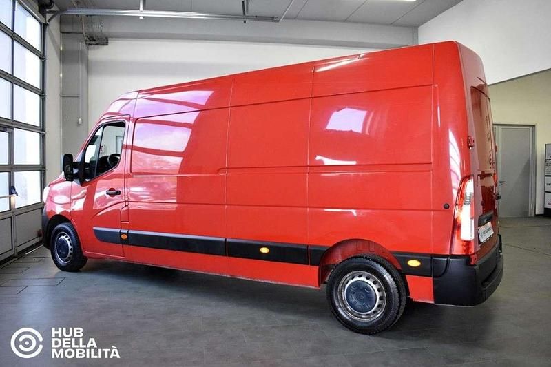 Usata Renault Master 135 CV (99 kW) 2024 Rosso Monovolume