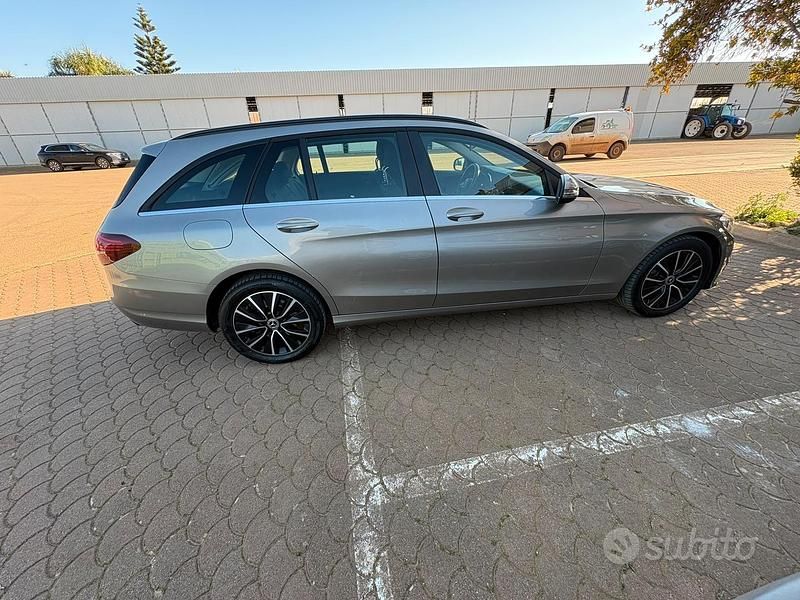 Usata Mercedes C220 194 CV (142 kW) 2018 Grigio Station wagon