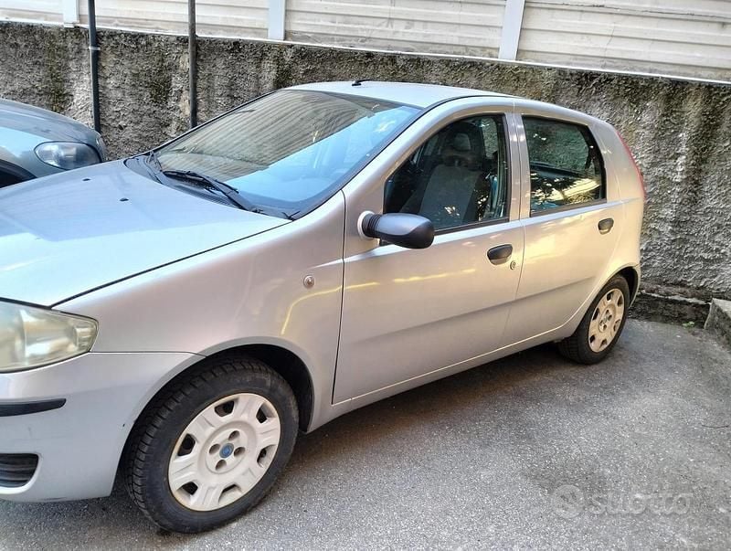 Usata Fiat Punto 60 CV (44 kW) 2005 Utilitaria