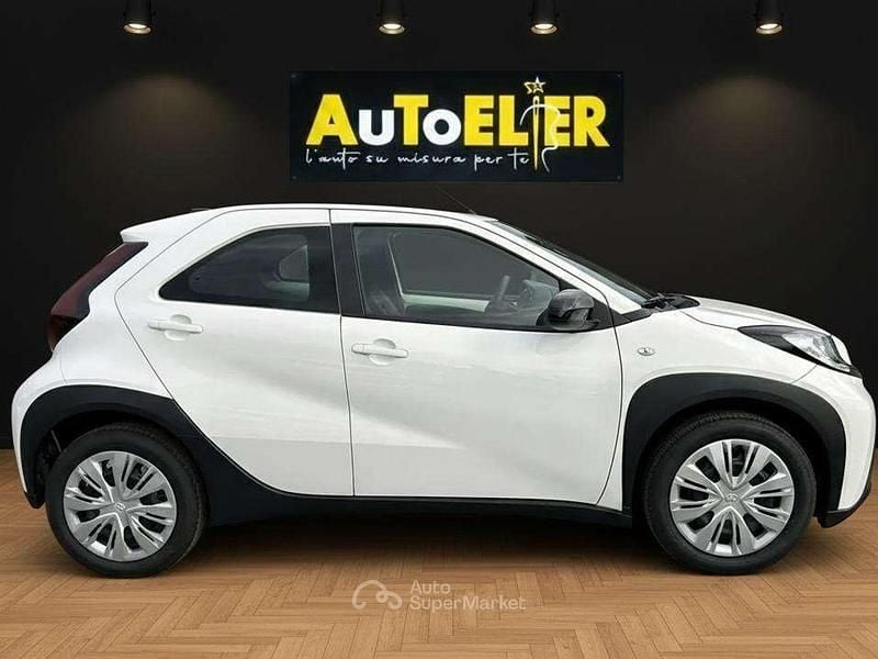 Nuova Toyota Aygo X Active 72 CV (52 kW) 2026 Bianco SUV