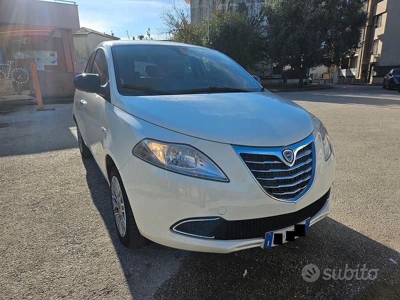 Bianco Usata 2012 Lancia Ypsilon Gold Due volumi | 5500 € (Ottimo prezzo) - Immagine 1/4