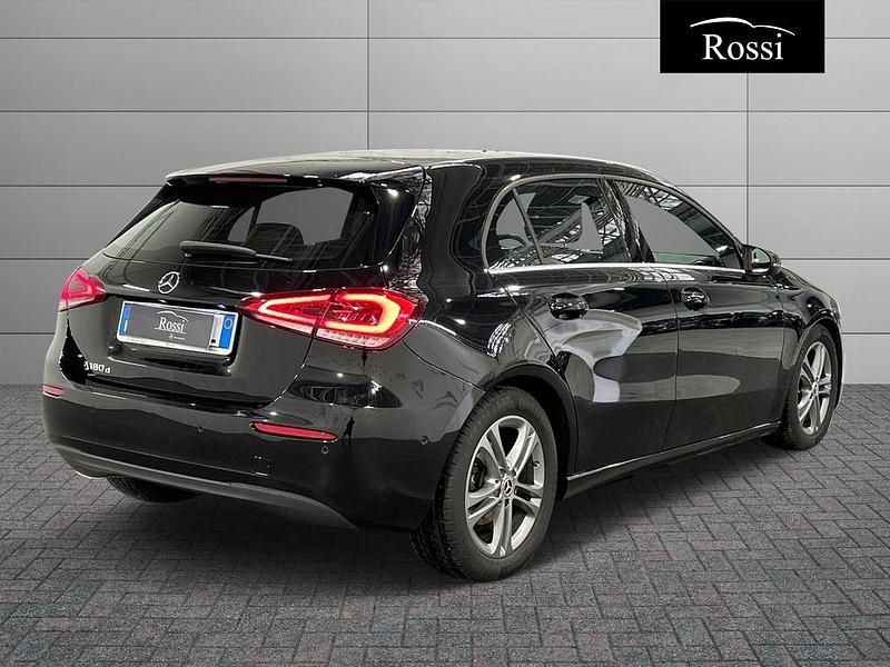 Usata Mercedes A180 Business 116 CV (85 kW) 2016 Grigio Berlina